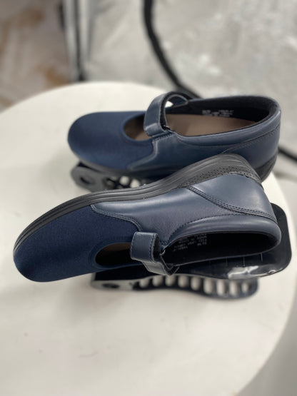 Women's Shoe